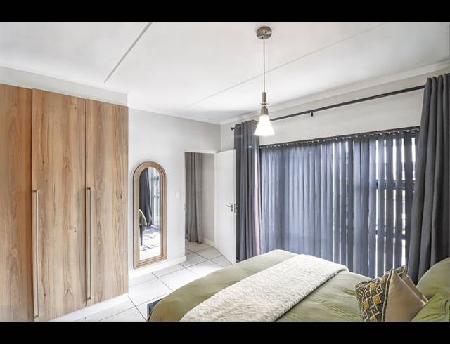 2 BEDROOM APARTMENT FOR SALE IN WATERFALL